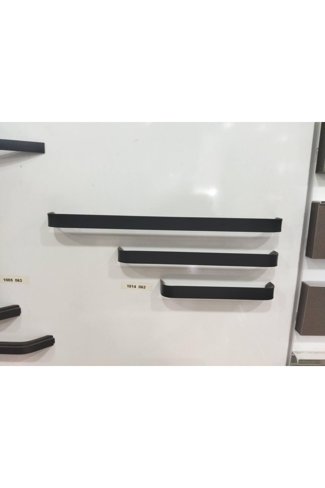 Metal Siyah Kulp 1 Adet 160 Mm Dolap Çekmece Mobilya Mutfak Çocuk Kulp (VİDALARI DAHİL) Geniş Safran