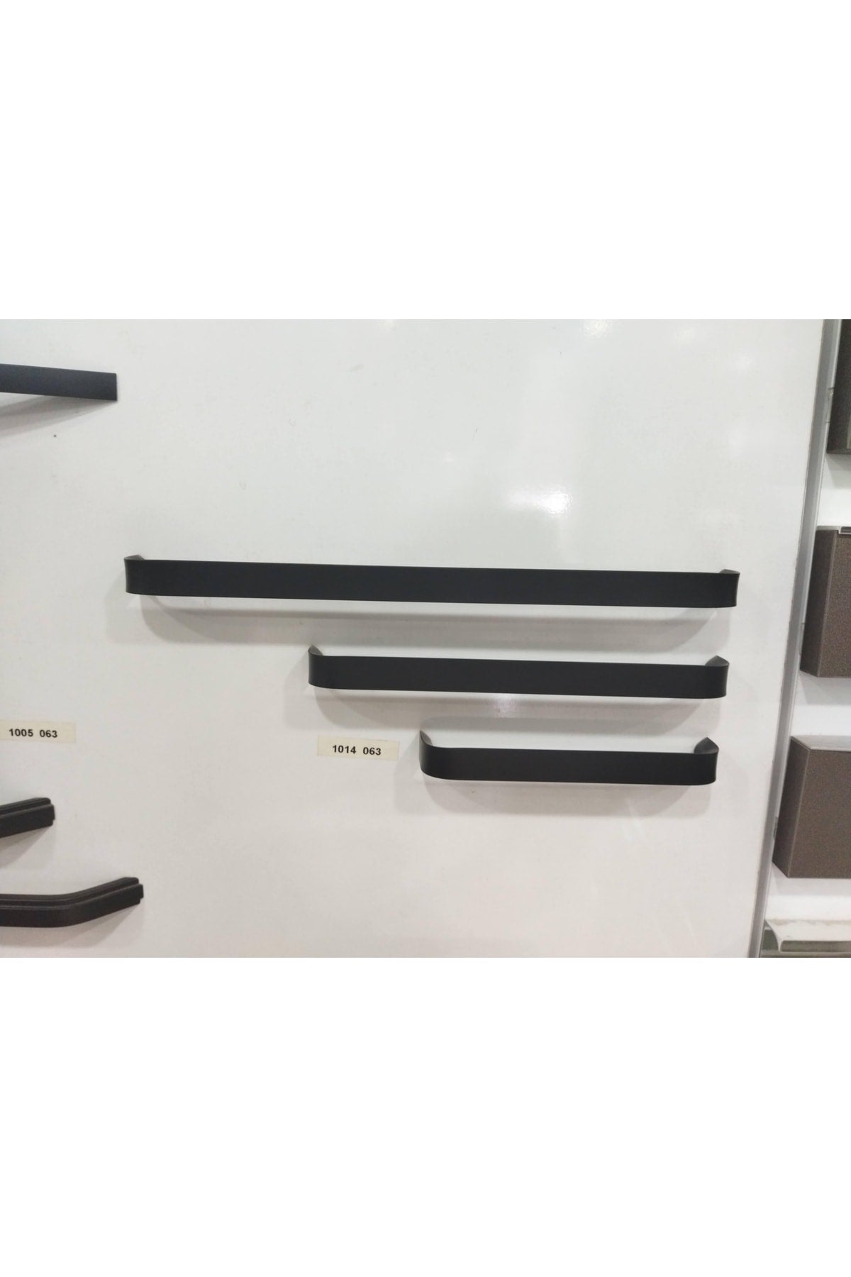 Metal Siyah Kulp 1 Adet 160 Mm Dolap Çekmece Mobilya Mutfak Çocuk Kulp (VİDALARI DAHİL) Geniş Safran